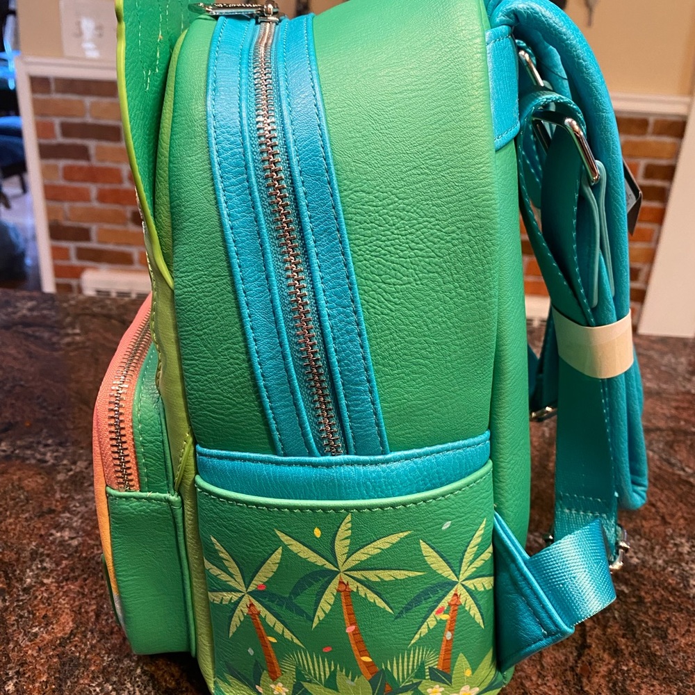 NWT Exclusive Moana Loungefly Mini Backpack - Picture 7 of 7